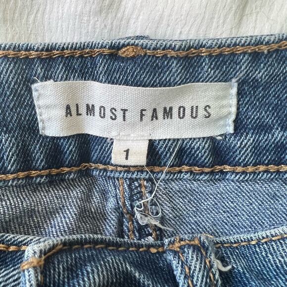 Zumiez Almost Famous High Waisted Distress Jean Shorts Size: XS Extra Small - Picture 4 of 8
